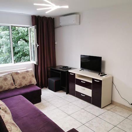 Confortable Cozy Apt Bukares Bagian luar foto