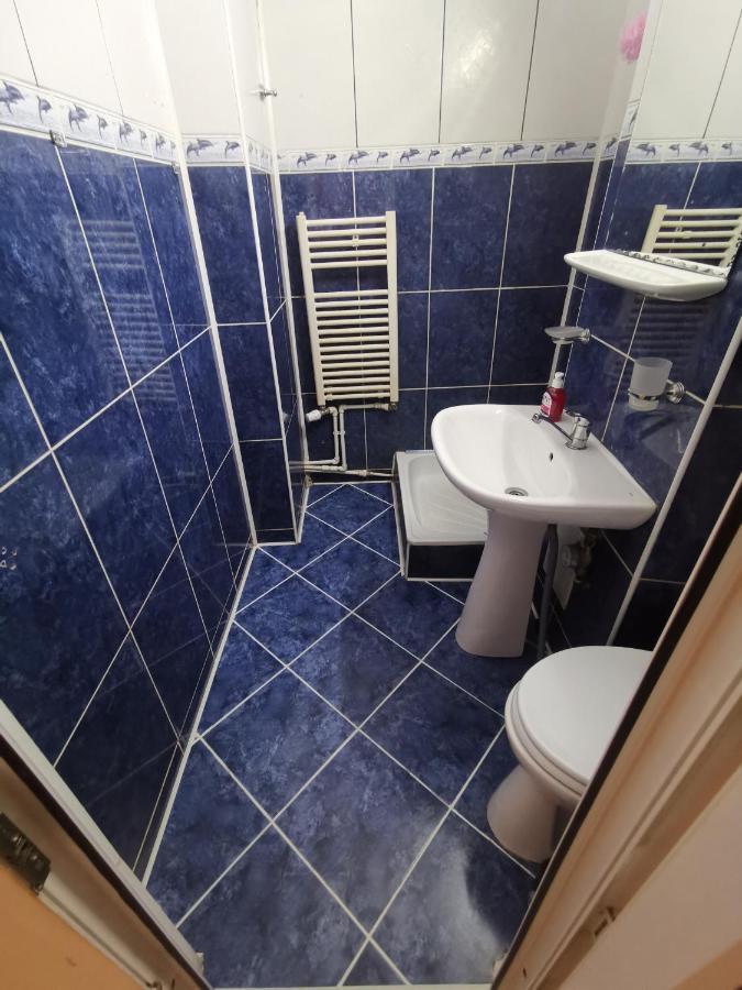 Confortable Cozy Apt Bukares Bagian luar foto