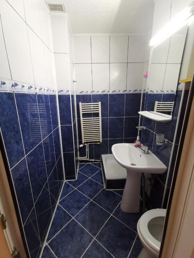 Confortable Cozy Apt Bukares Bagian luar foto